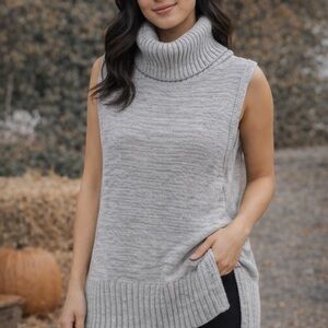 Banana Republic Light Gray Sleeveless Turtleneck Sweater | Tunic Length